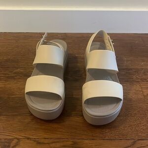 Crocs Brooklyn Wedge Sandal sz9